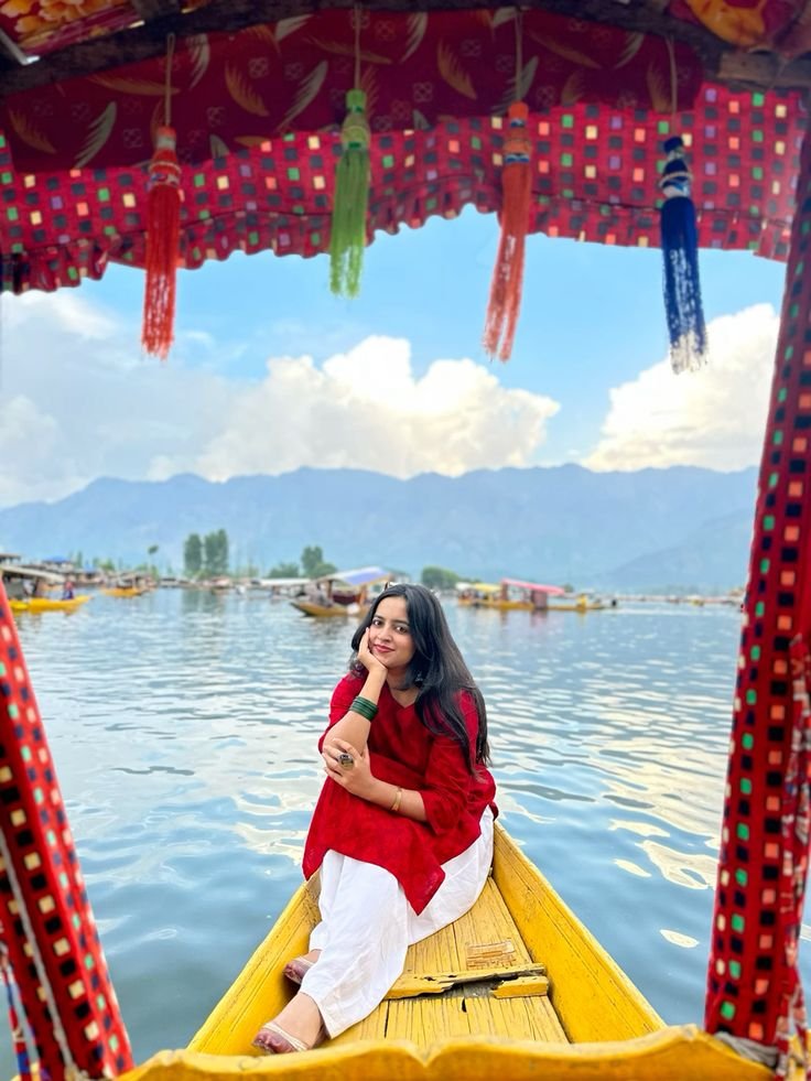 Srinagar Houseboat View
